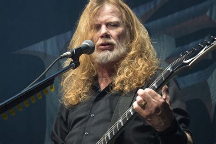 Megadeth&rsquo;s New Bassist Hides Behind A Chair In Dave Mustaine&rsquo;s Recent Video