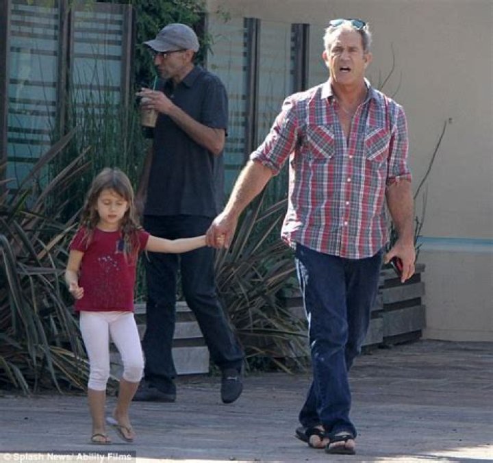Mel Gibson, 58, takes adorable fouryearold daughter Lucia out for a