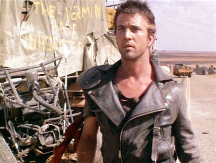 Mel Gibson's 24yearold girlfriend sick and tired of "unpleasant