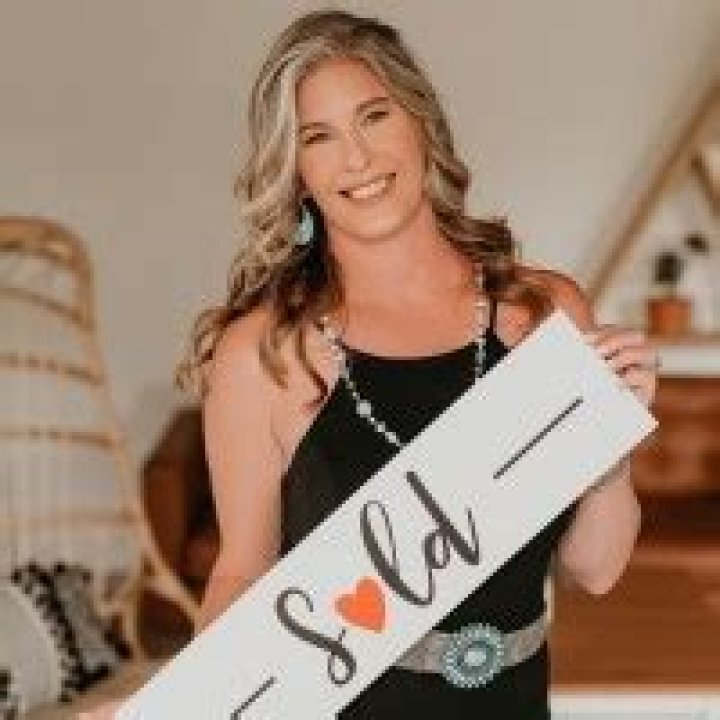 Melanie Wright Shasta County REALTOR Realtor Waterman Real Estate