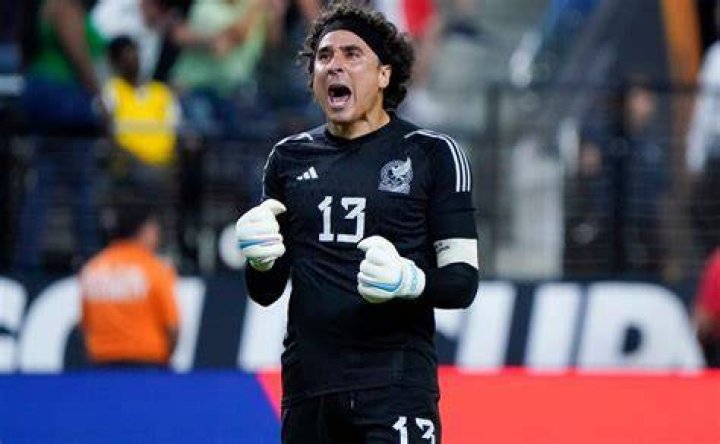 Memo Ochoa Seleccion mexicana de futbol, Federacion mexicana de