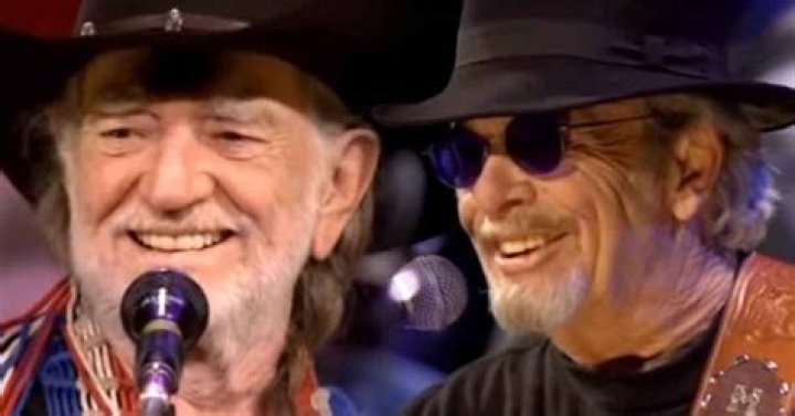 Merle Haggard, Willie Nelson - Pancho and Lefty (Video) - country songs about mexico and beer