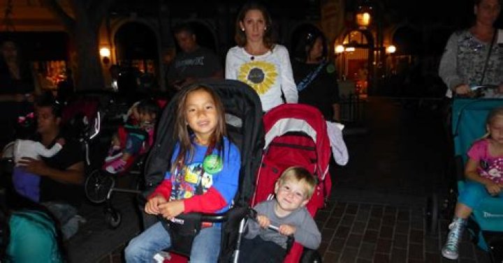 Mia Sara Jia Lovell Family Getaway!