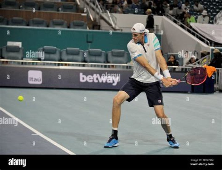 Miami Masters Nava beats Isner in two tiebreaks Tennis Majors