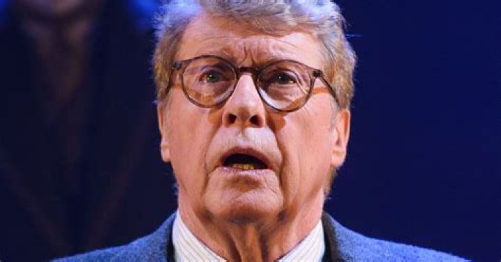 Michael Crawford guides celebrities in new ITV show All Star Musicals