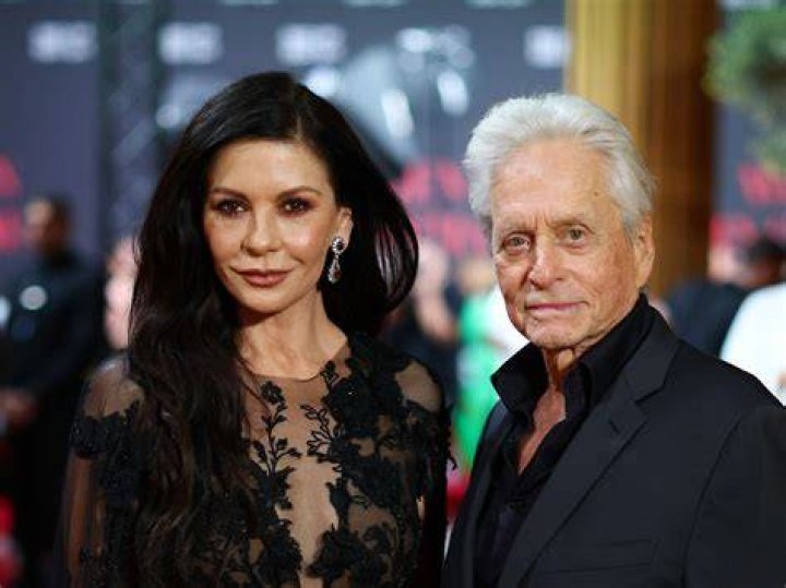 Michael Douglas and Catherine Zita Jones seek to downsize Daily Mail