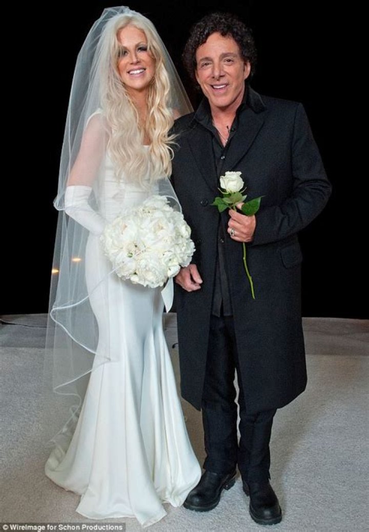 Michaele Salahi and Journey guitarist Neal Schon get married in