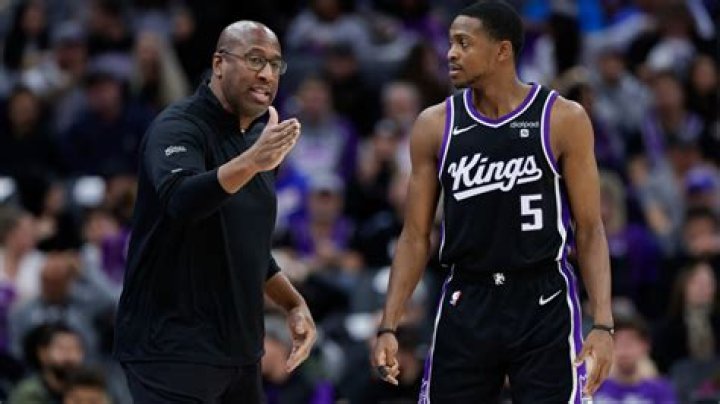 Mike Brown 2nd Sacramento Kings coach to reach 40 wins