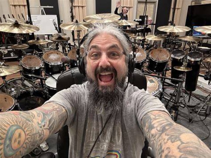 Mike Portnoy 'Would Love' to Work With John Petrucci Again