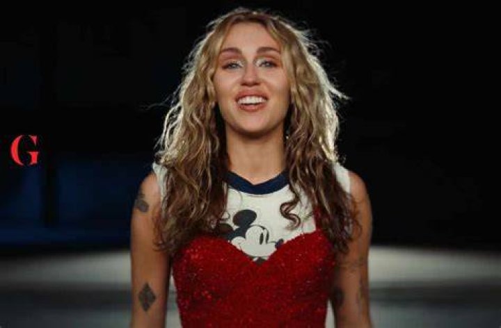 Miley Cyrus Owns August 25 In Stunning Coincidence Fans Rally To Give