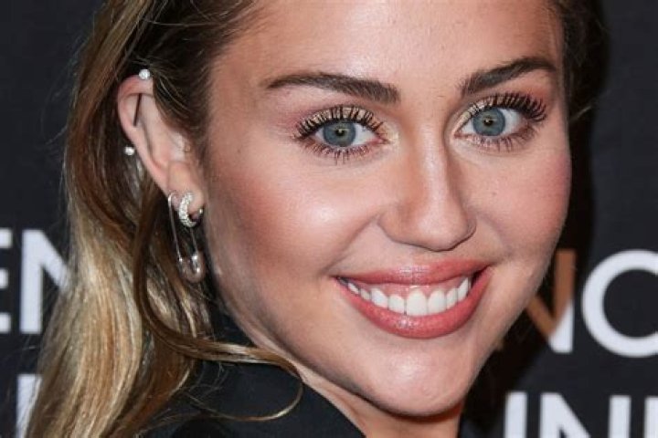 Miley Cyrus' Plastic Surgery The Singer Looks Different with a New