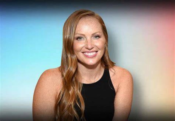 Mina Starsiak Hawk Age, Bio, Birthday, Family, Net Worth National Today