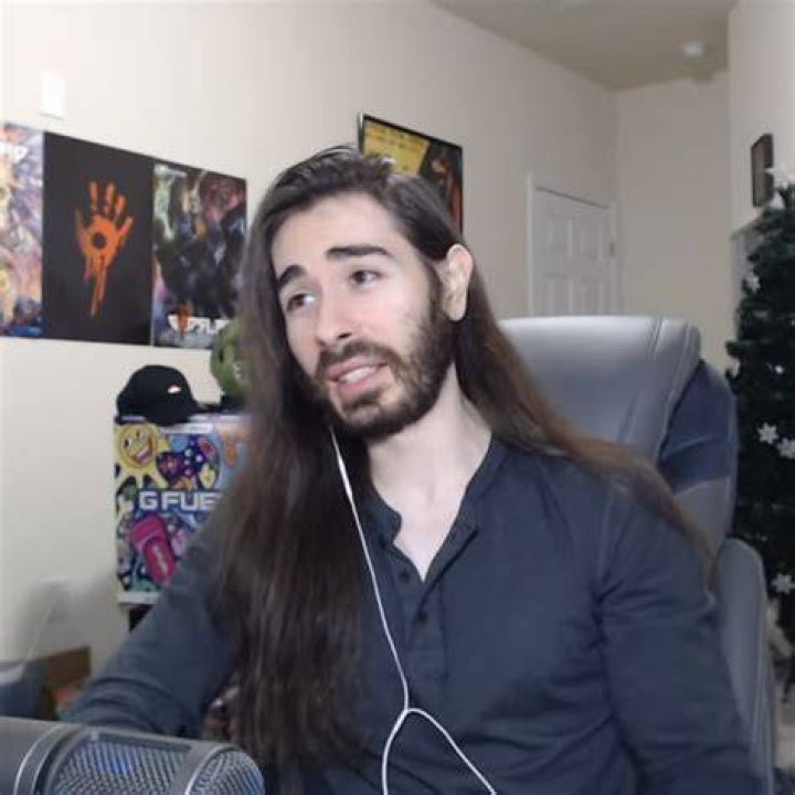 moist Cr1TiKaL charlie in 2022 Pretty people, Long hair styles, Zoo