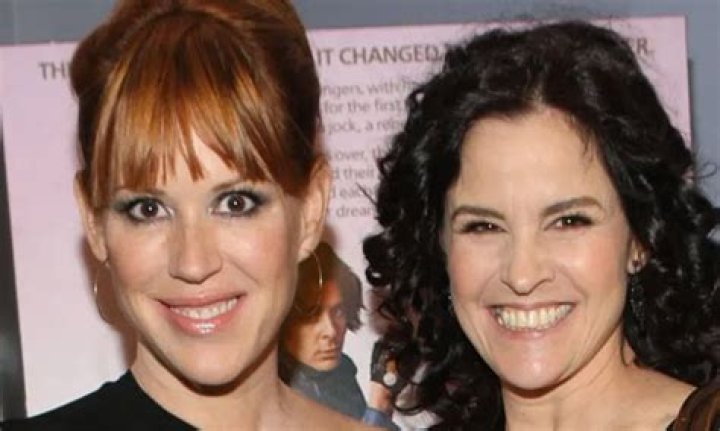 Molly Ringwald Siblings Who Are Beth And Kelly Ringwald?