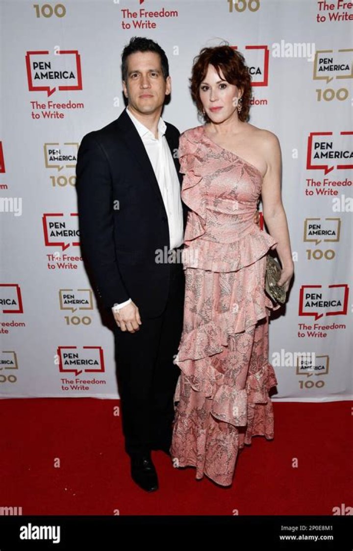 Molly Ringwald with husband Panio POPBUFF