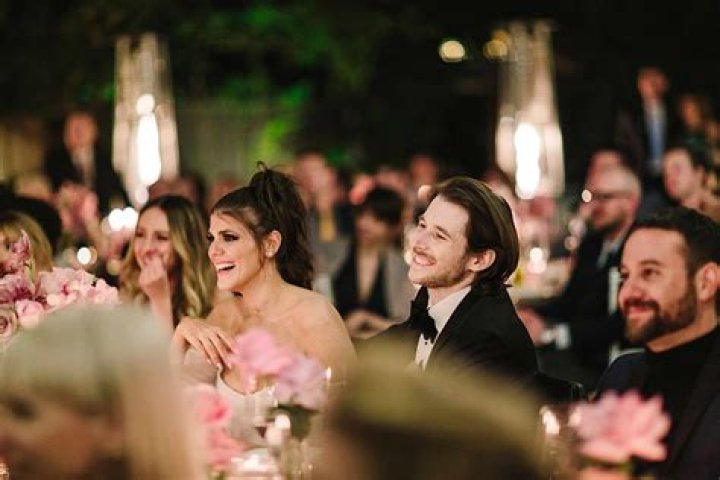 Molly Tarlov Marries Alexander Noyes See Her Wedding Dress