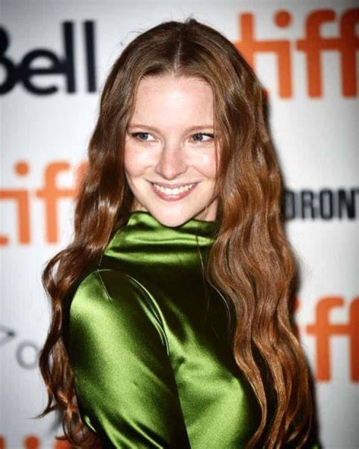 Morfydd Clark Wiki, Bio, Facts, Age, Boyfriend, Net Worth