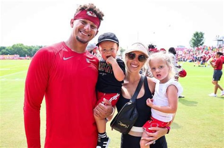 Mother And Son Brittany PerryRussell And Isaiah RussellBailey On