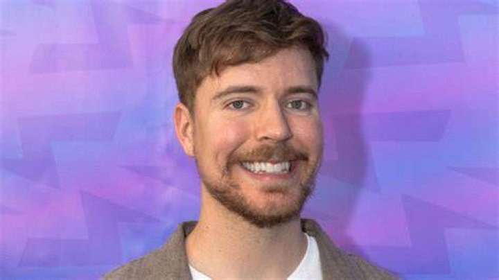 Mr Beast Biography Age, Gaming, Parents, Siblings, House, Cars, Net