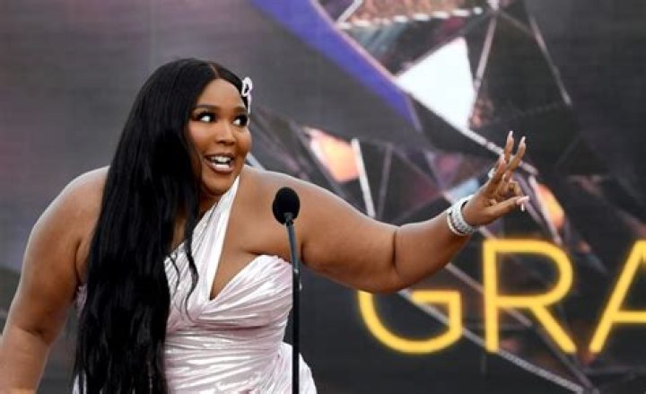 Music Star Lizzo's Family Siblings, Parents, Partner BHW