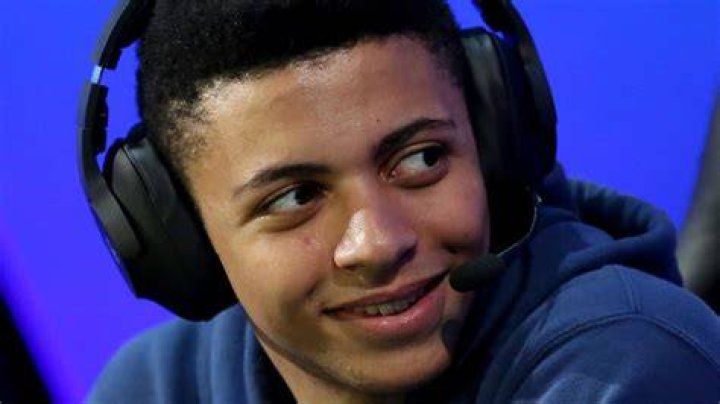 Myth (Twitch Streamer) Wiki, Bio, Age, Height, Weight, Dating, Affair