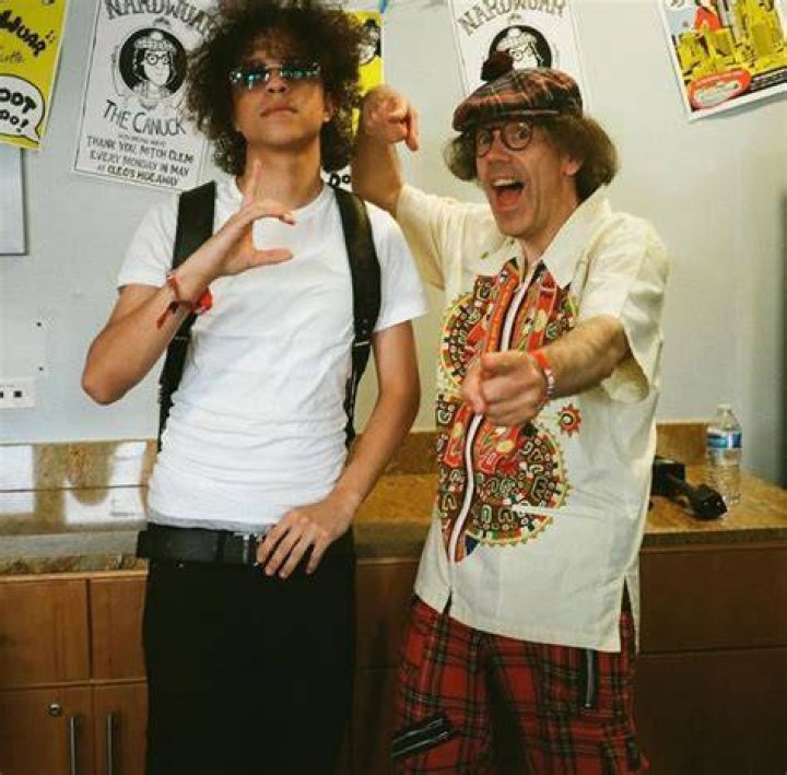 Nardwuar reads Alcuin, Poem 30.2 YouTube