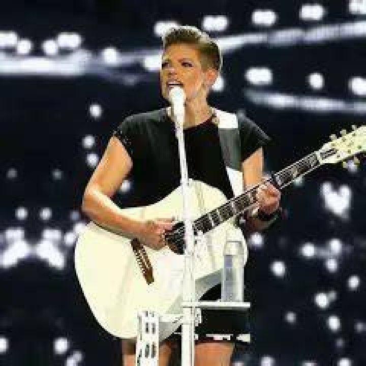 Natalie Maines Age, Net worth Wife, BioWiki, Weight, Kids 2023 The
