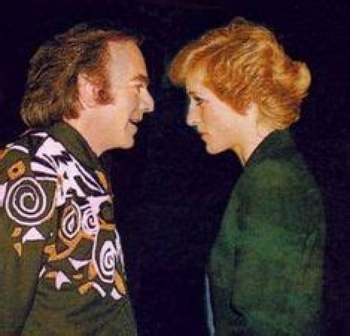 Neil and daughter Elyn Neil diamond, Diamond music, Diamond girl