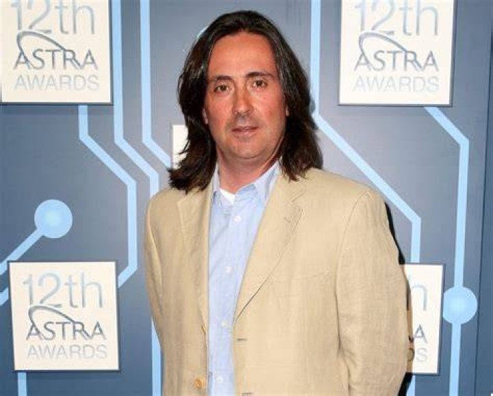 Neil Oliver Illness And Health Updates, Bio, Career, Wife, Children