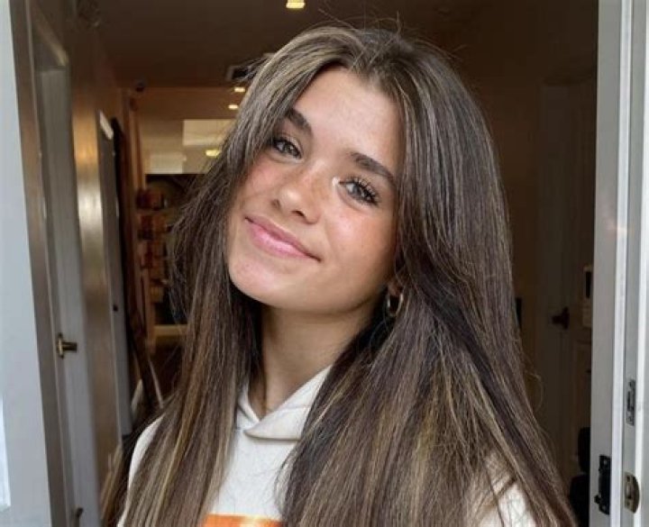 Nessa Barrett 15 Facts About The Singer And TikTok Star You Should