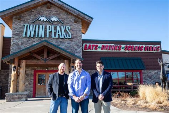 New Twin Peaks restaurant debuts today in West Chester