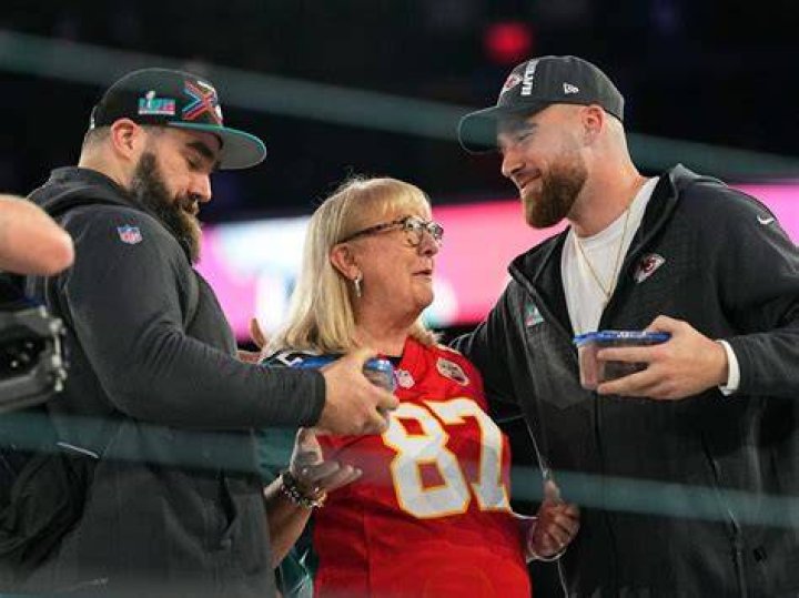 New video shows Donna Kelce sweetly consoling Jason and celebrating