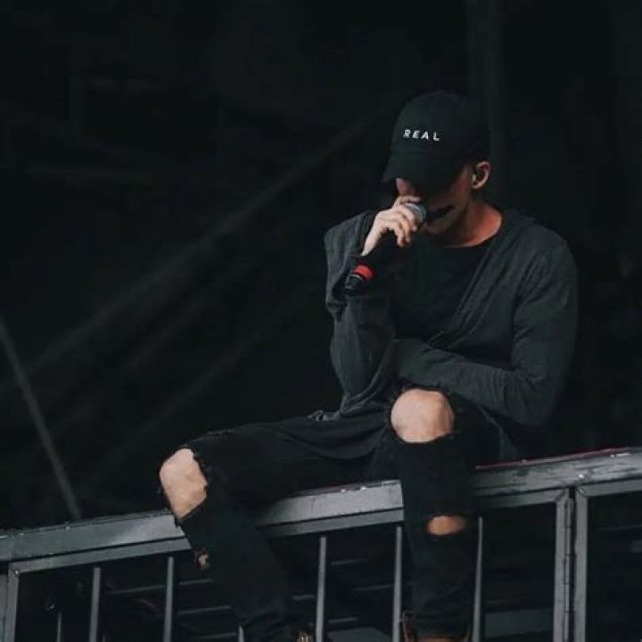NF Rapper Wiki, Age, Height, Girlfriend, Family, Bio, Net Worth 2020