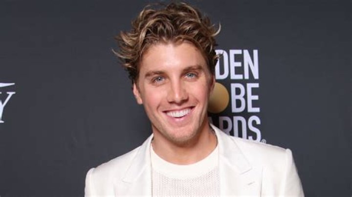 Nicholas Gage Net Worth 2023 Wiki Bio, Married, Dating, Family, Height