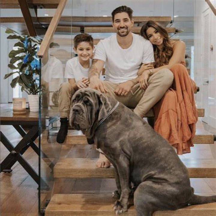 Nick Castellanos’ wife calls out Phillies fans on Twitter