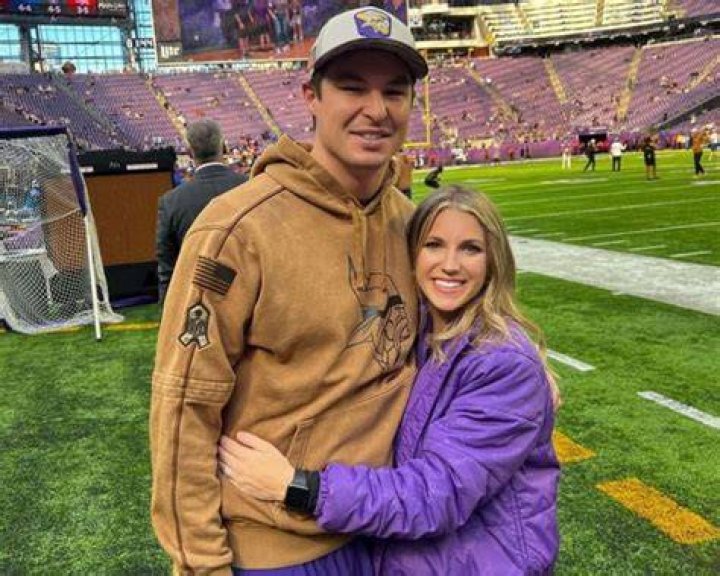 Nick Mullens Bio, Wife, Family, Salary, and Ethnicity Explained OMG