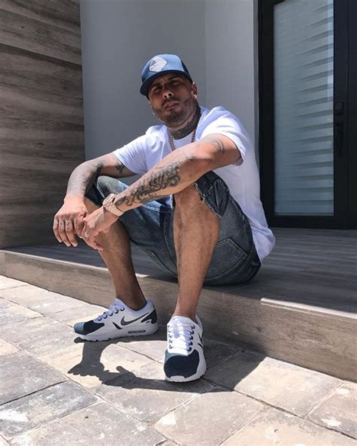 NICKY JAM nickyjampr Instagram Profile Picdeer Singer, Record