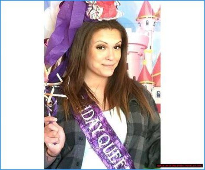 Nicole Feller Omaha Obituary And Death How Did She Die? Dien Chau School