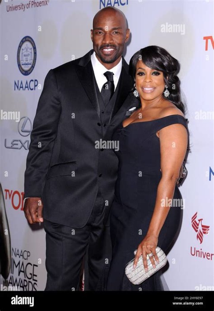 Niecy Nash & Jay Tucker from 2016 Emmys Red Carpet Couples E! News