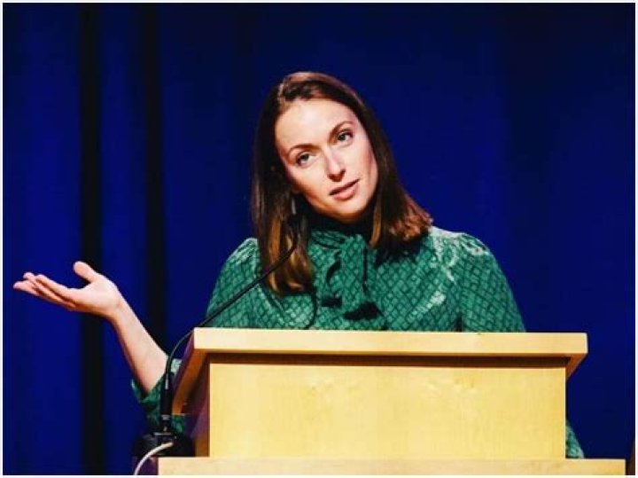 Nina Aouilk Bio, Age, Height, Husband, Net Worth, Wiki