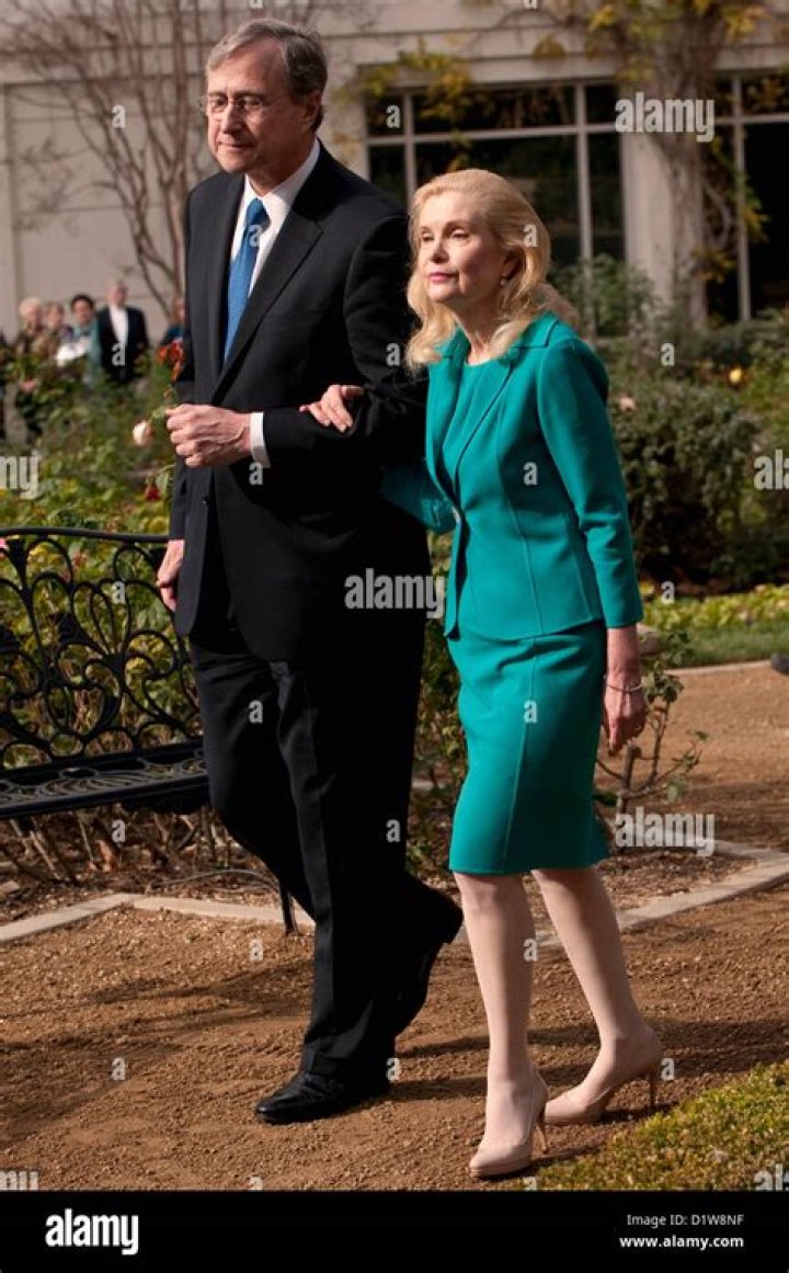 Nixon with her husband photo