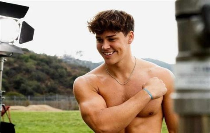 Noah Beck Wiki Age, biography, girlfriend, height, net worth Kemi