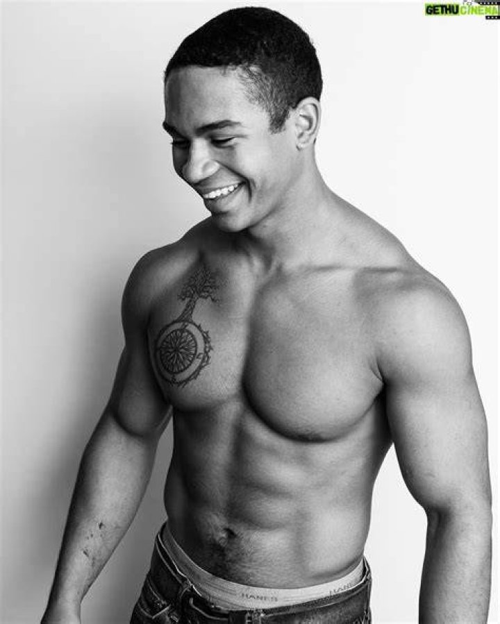 Noah GrayCabey