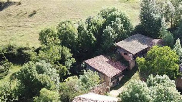 O rom&acirc;ncă trăiește o poveste de dragoste cu multimiliardarul Piero Ferrari