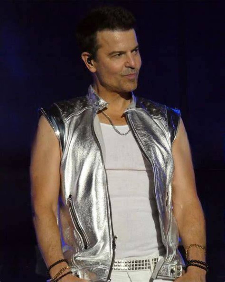 Oh my love Jordan Knight. Thanks for the rose and the back adjustment