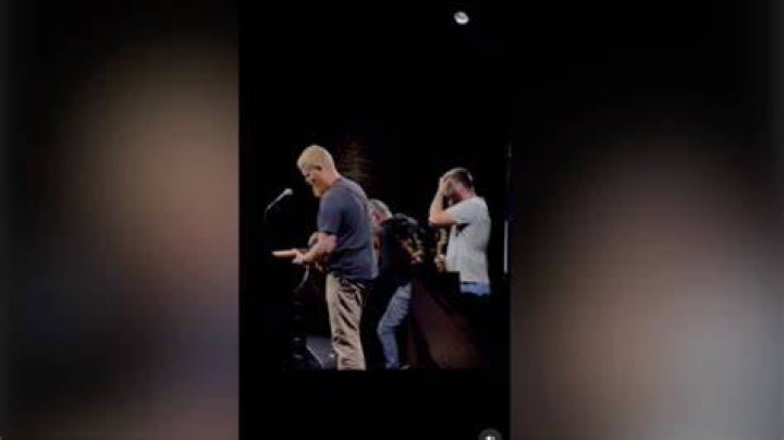 Oliver Anthony Preforms At Joe Rogan&rsquo;s Austin Comedy Club