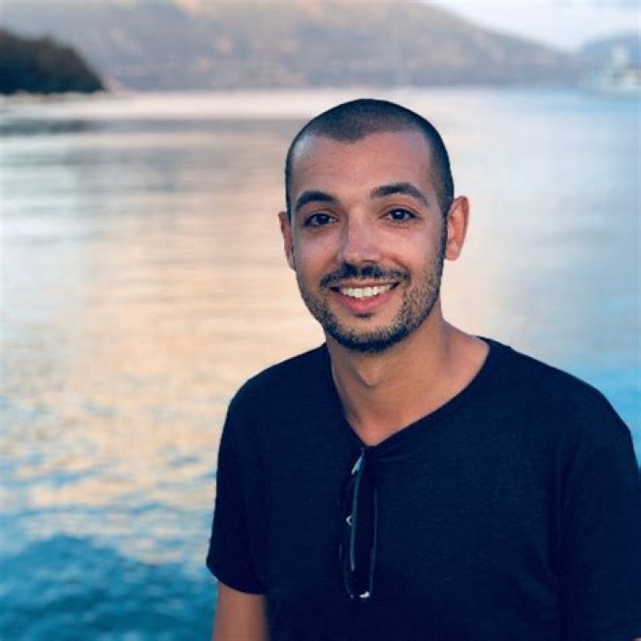 Oliver Levy LinkedIn