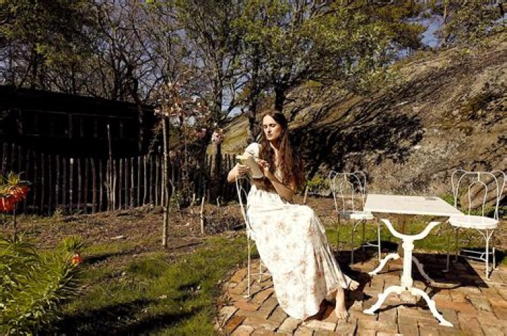 Olivia Munns romantiske historie og forhold Hollywoodlivet PDFS