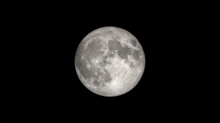 On The Moon On The Moon - Most Popular Songs from Nigeria