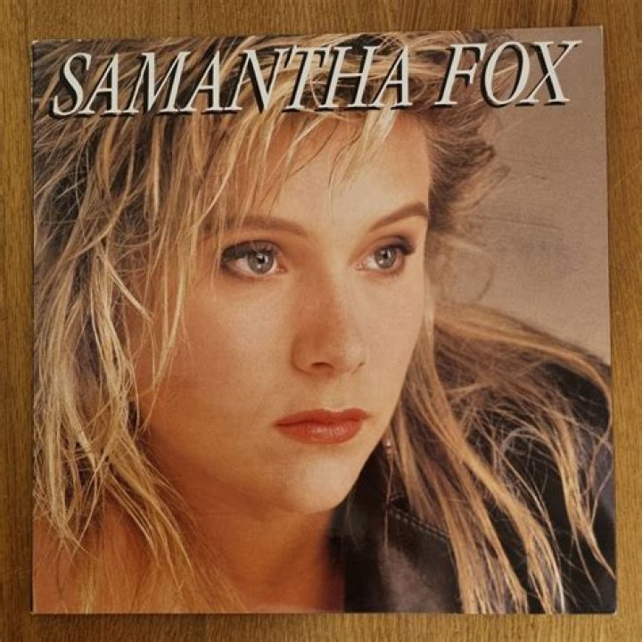 &Ouml;sszeh&aacute;zasodott Samantha Fox &eacute;s Linda Birgitte Olsen Blikk